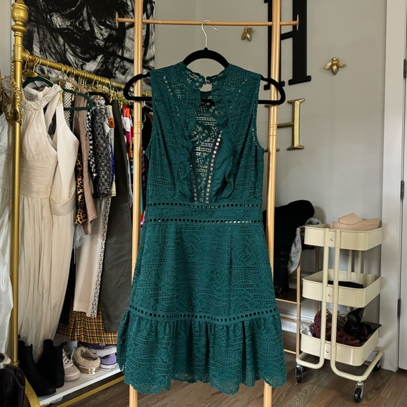 Saylor | Emerald Rosemary Lace Dress - Picture 5 of 6